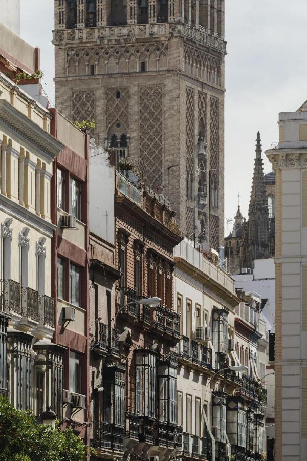 Puerta Catedral Holiday Suites Seville Exterior photo