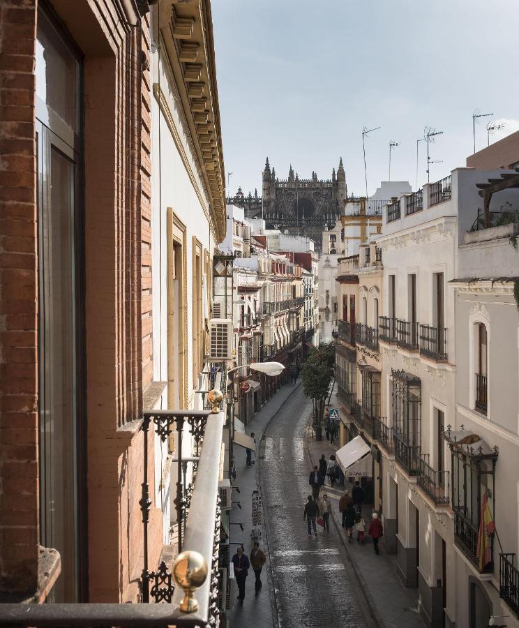 Puerta Catedral Holiday Suites Seville Exterior photo