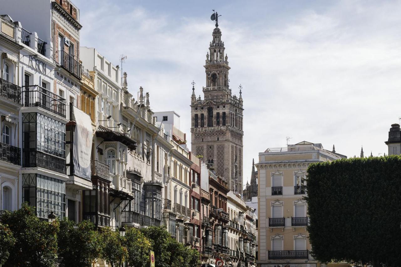 Puerta Catedral Holiday Suites Seville Exterior photo